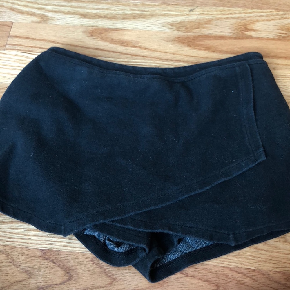 Black skort